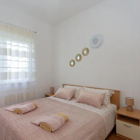 شقة Mary - Spacious With Private Pool And Garden